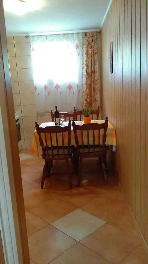 Jovich Apartments 1 Mošćenička Draga Croazia